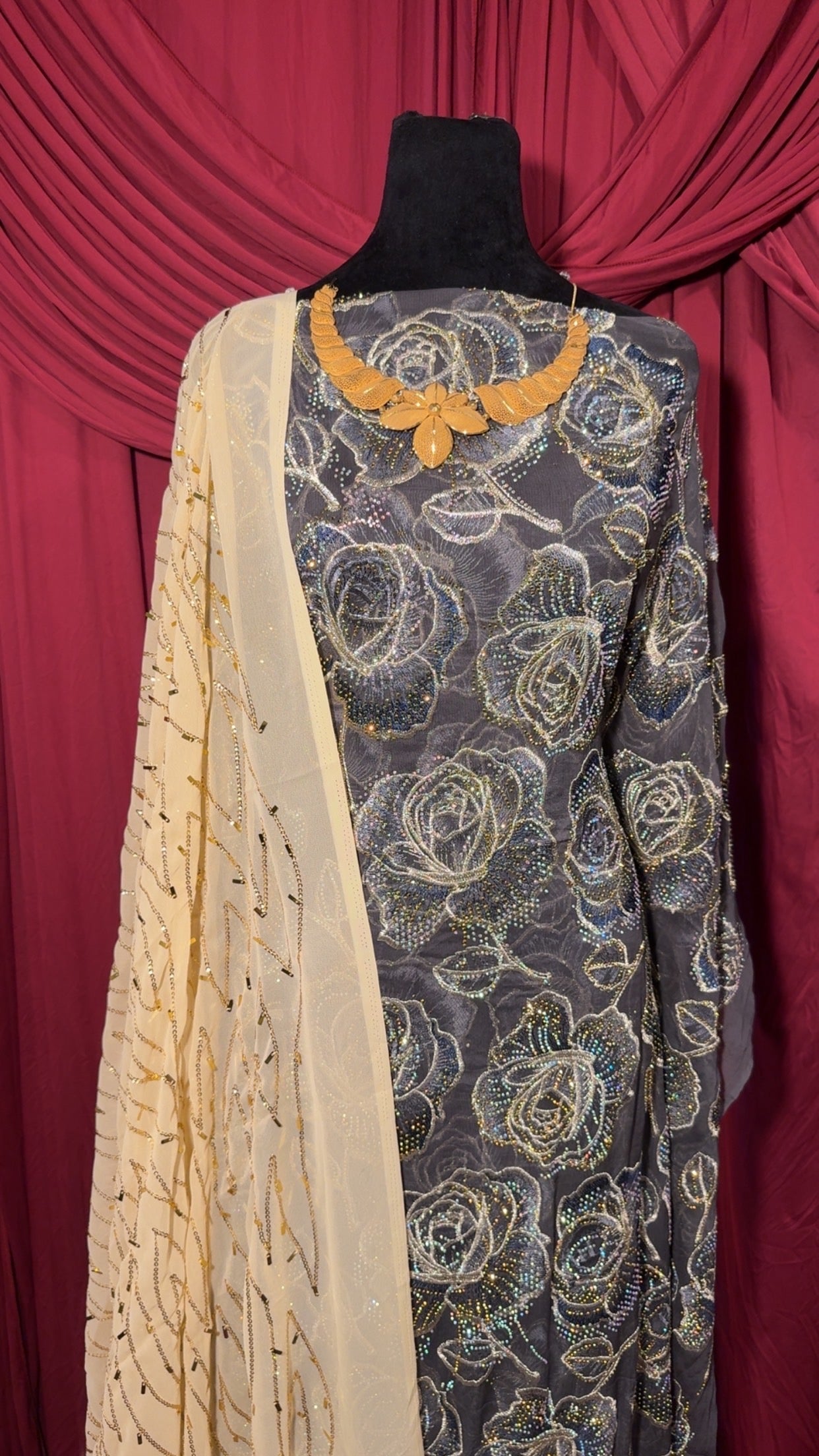 Lace Dirac Sets